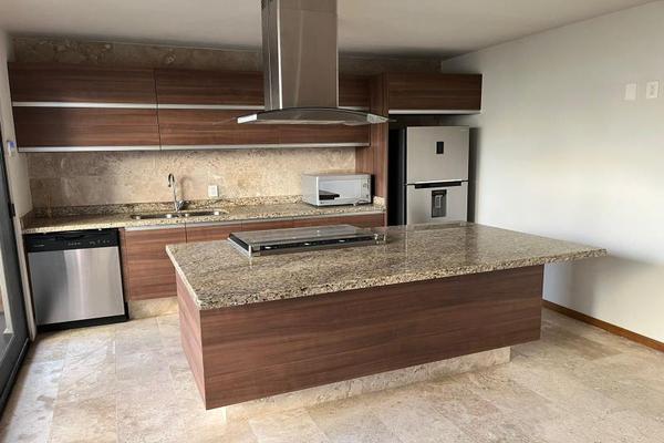 Foto de inmueble en Av. Sierra Vista #100, Col. Lomas del Pedregal C.P. 78217, San Luis Potosí