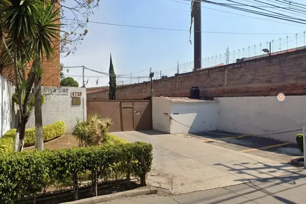Foto de inmueble en AV TLAHUAC #4718, Col. Granjas Estrella C.P. 09880, Iztapalapa