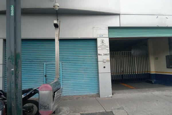 Foto de inmueble en Av. Tláhuac, Col. Los Reyes Culhuacán C.P. 09840, Iztapalapa