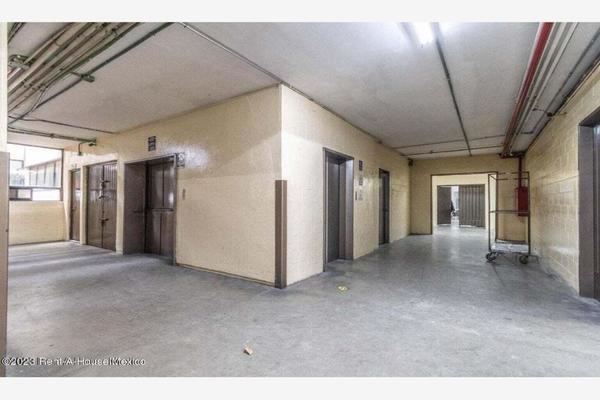 Foto de inmueble en Avenida TOLUCA #1, Col. San Francisco Cuautlalpan C.P. 53569, Naucalpan de Juárez