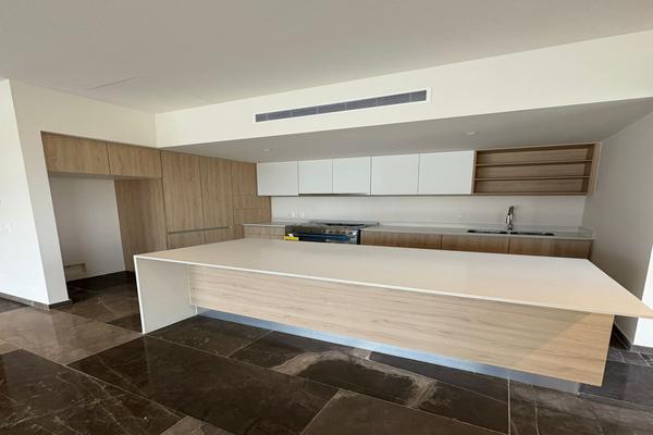 Foto de inmueble en Av. Universidad 325, Col. Jardines Universidad C.P. 45110, Zapopan