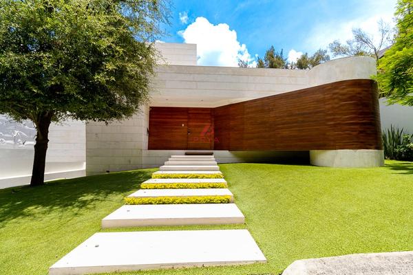 Foto de inmueble en Av. Universidad #600, Col. Puerta de Hierro C.P. 45116, Zapopan