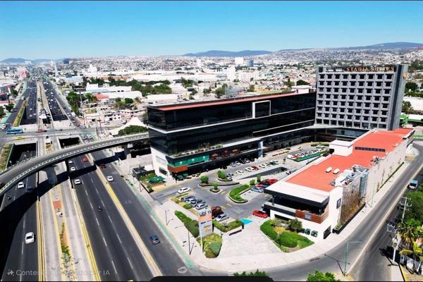 Foto de inmueble en AV. UNIVERSIDAD, Col. La Piedad C.P. 76150, Querétaro