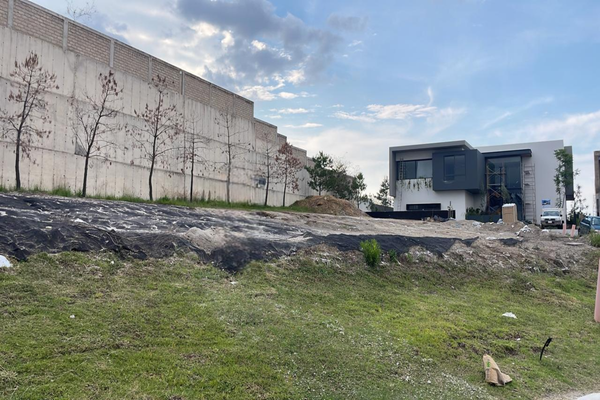 Foto de inmueble en Av universidad, Col. Puerta de Hierro C.P. 45116, Zapopan