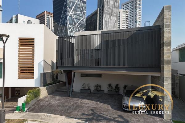 Foto de inmueble en Av. Universidad, Col. Puerta Plata C.P. 45116, Zapopan