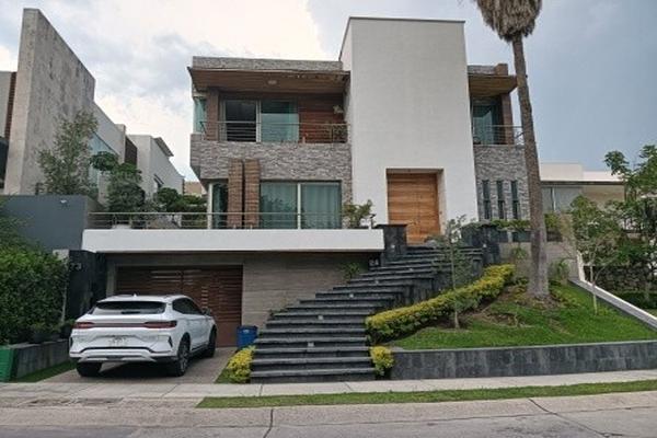 Foto de inmueble en AV. UNIVERSIDAD, Col. Villa Universitaria C.P. 45110, Zapopan