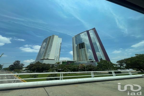Foto de inmueble en Av. Vallarta #5217, Col. Camino Real C.P. 45040, Zapopan