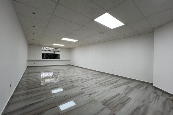 Foto de inmueble en Av Vallarta, Col. Ciudad Granja C.P. 45010, Zapopan