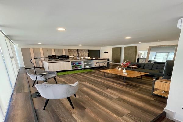 Foto de inmueble en Av. Vallarta, Col. Ladrón de Guevara C.P. 44600, Guadalajara