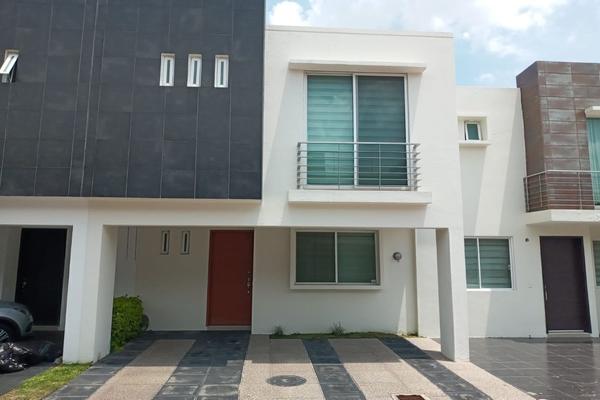 Foto de inmueble en Avenida Valle de Ameca, Col. Jardines Del Valle C.P. 45138, Zapopan