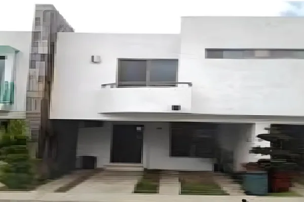 Foto de inmueble en Avenida Valle de las Bugambilias #370, Col. Valle del Sur C.P. 45601, San Pedro Tlaquepaque