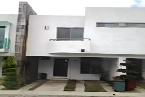 Foto de inmueble en Av. valle de las Bugambilias #370, Col. Valle del Sur C.P. 45601, San Pedro Tlaquepaque