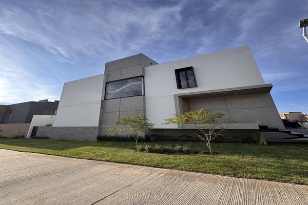 Foto de inmueble en Av Valle de los Imperios, Col. Valle Imperial C.P. 45134, Zapopan