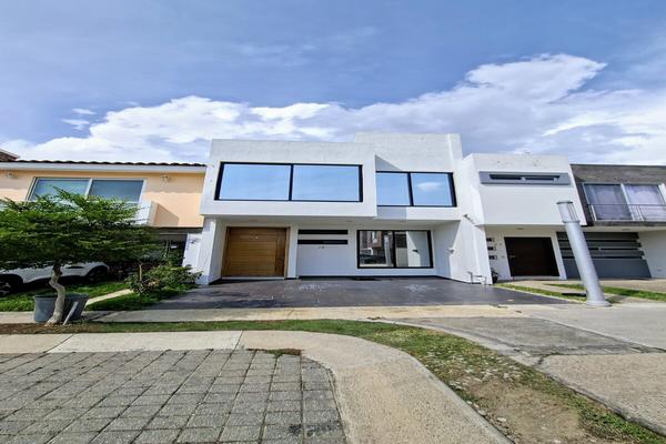 Foto de inmueble en AV VALLE DE SAN ISIDRO, Col. Valle de San Isidro C.P. 45133, Zapopan