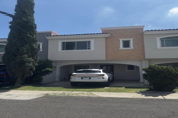 Foto de inmueble en Av. Valle de San Isidro, Col. Valle de San Isidro C.P. 45133, Zapopan