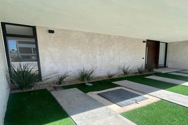 Foto de inmueble en Av. Valle de San Isidro, Col. Villas de Zapopan C.P. 45130, Zapopan