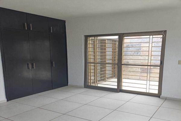 Foto de inmueble en Avenida Valle del sur, Col. Valle del Sur C.P. 45601, San Pedro Tlaquepaque