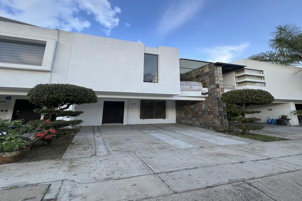 Foto de inmueble en Av Valle Real, Col. Valle del Sur C.P. 45601, San Pedro Tlaquepaque