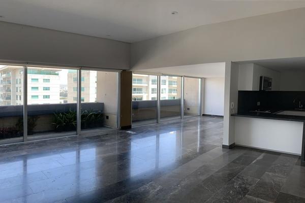 Foto de inmueble en Av. Vasco de Quiroga, Col. Santa Fe Cuajimalpa C.P. 05348, Cuajimalpa de Morelos
