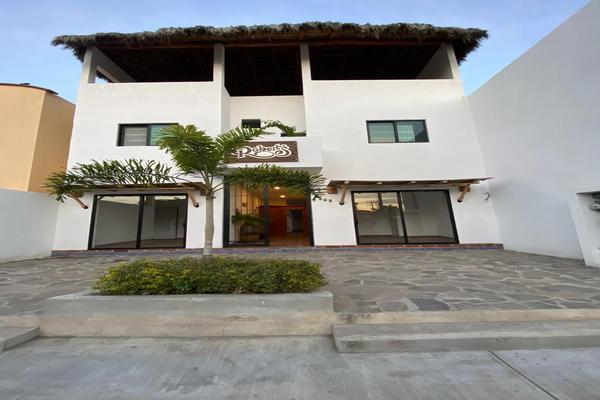 Foto de inmueble en Av. Veracruz, Col. Barra de Navidad C.P. 48987, Cihuatlán