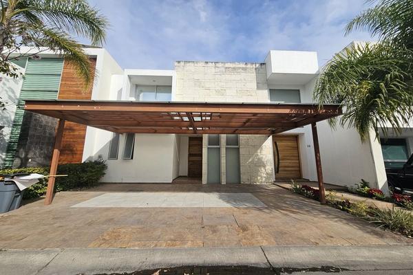 Foto de inmueble en AVENIDA VERONA, Col. San Juan de Ocotan C.P. 45019, Zapopan
