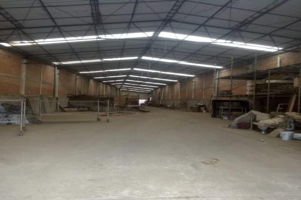 Foto de inmueble en Av. Via Morelos, Col. Cuauhtémoc Xalostoc C.P. 55310, Ecatepec de Morelos