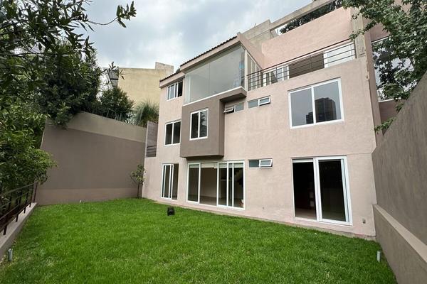 Foto de inmueble en Avenida vista Real, Col. Bosque Real C.P. 52774, Huixquilucan