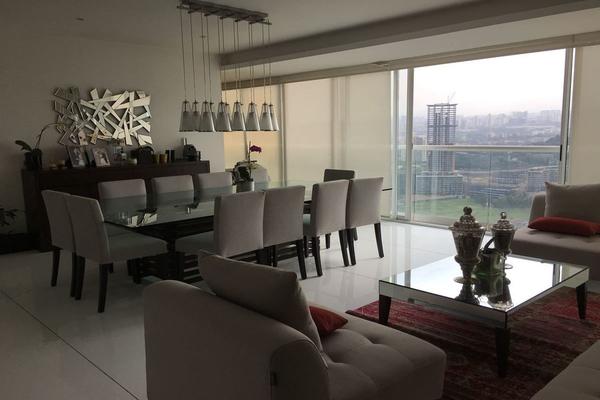 Foto de inmueble en AV. VISTA REAL, Col. Las Canteras C.P. 52770, Huixquilucan