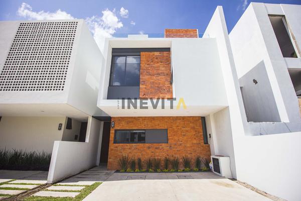 Foto de inmueble en Av. Vuelo de las Grullas, Col. San Agustin C.P. 45645, Tlajomulco de Zúñiga