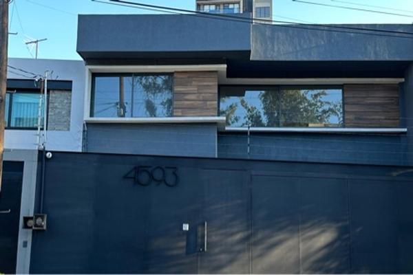 Foto de inmueble en Avenida William Shakespeare, Col. Jardines Universidad C.P. 45110, Zapopan