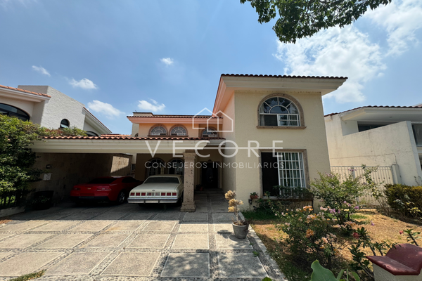 Foto de inmueble en Azaleas, Col. Bugambilias C.P. 45238, Zapopan