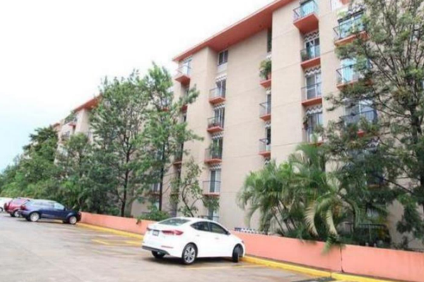 Foto de inmueble en Avenida de las Americas #2000, Col. Country Club C.P. 44610, Guadalajara