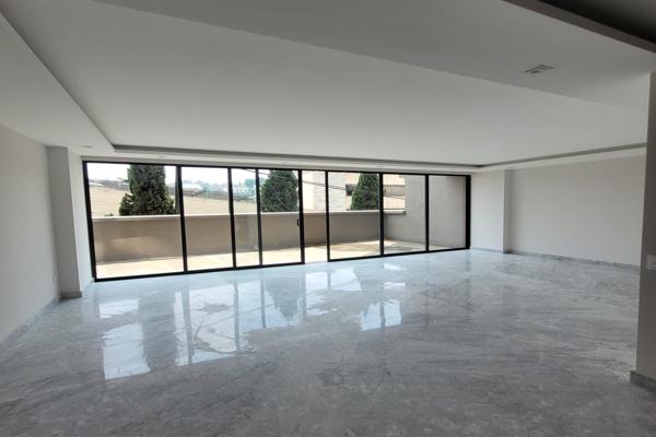 Foto de inmueble en Fuente de Prometeo, Tecamachalco, 52780 Naucalpan de Juárez, Méx., Col. Lomas de Tecamachalco Sección Bosques I y II C.P. 52780, Huixquilucan