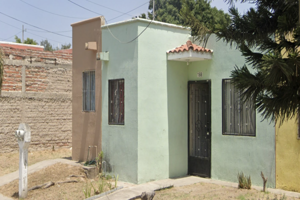 Foto de inmueble en SANTA FE 45640 Tlajomulco de zuñiga Jal, Col. Hacienda Real C.P. 45640, Tlajomulco de Zúñiga