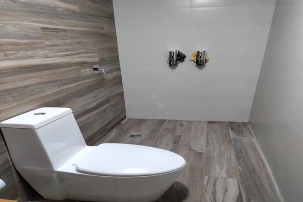 Foto de inmueble en Col. Centro, 36500 Irapuato, Gto., Col. Irapuato Centro C.P. 36500, Irapuato