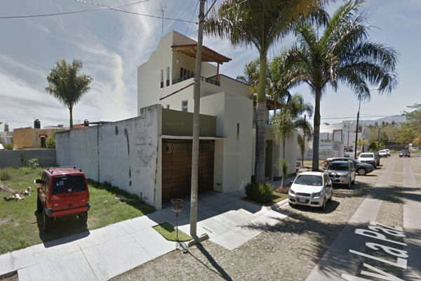 Foto de inmueble en Avenida La Paz, Col. Residencial Santa Bárbara C.P. 28017, Colima