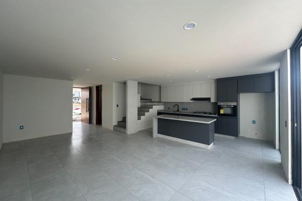 Foto de inmueble en Avenida Adamar Oriente, Col. Adamar C.P. 45646, Tlajomulco de Zúñiga