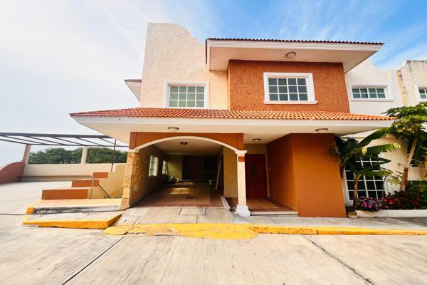 Foto de inmueble en Casa en venta en Veracruz dentro de cluster con alberca   #329Int. 249, Col. Geovillas Campestre C.P. 91826, Veracruz