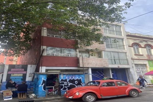 Foto de inmueble en LAURO AGUIRRE, Col. Santo Tomas C.P. 11340, Miguel Hidalgo
