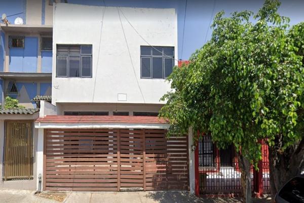 Foto de inmueble en Calle Isla Madeira 3022 #3022, Col. Jardines de San José C.P. 44950, Guadalajara