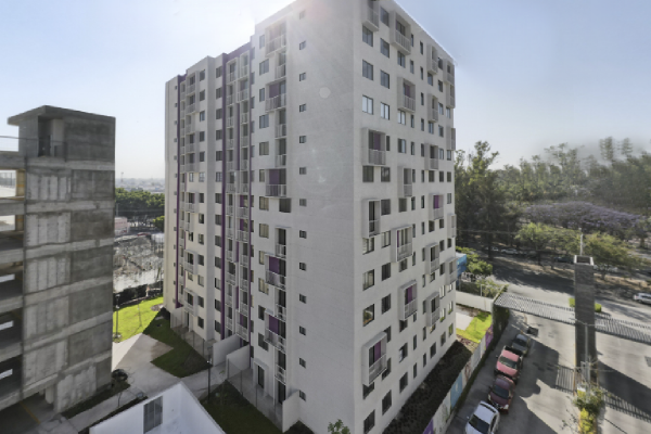 Foto de inmueble en FRENTE AL PARQUE GONZALEZ GALLO, Col. La Aurora C.P. 44460, Guadalajara
