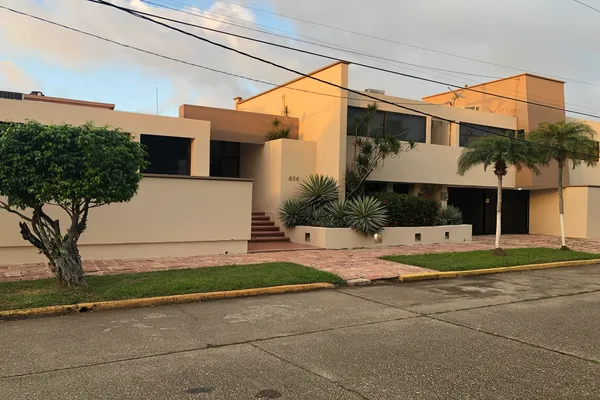 Foto de inmueble en Bellavista #614, Col. Coatzacoalcos Centro C.P. 96400, Coatzacoalcos