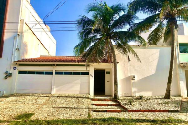 Foto de inmueble en Bellavista 705 entre Bravo. Col. Centro, Col. Coatzacoalcos Centro C.P. 96400, Coatzacoalcos