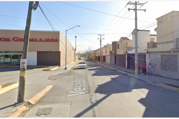 Foto de inmueble en Besuvio #203, Col. Balcones de Santa Rosa 1 C.P. 66610, Apodaca