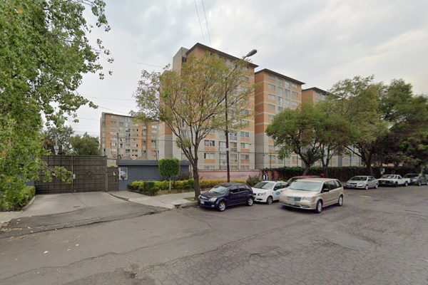 Foto de inmueble en Calzada Renacimiento #s/n, Col. Petrolera C.P. 02480, Azcapotzalco