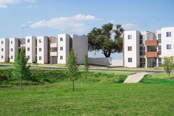 Foto de inmueble en Blvr. Distrito Federal, Col. Hacienda Santa Fe C.P. 45653, Tlajomulco de Zúñiga