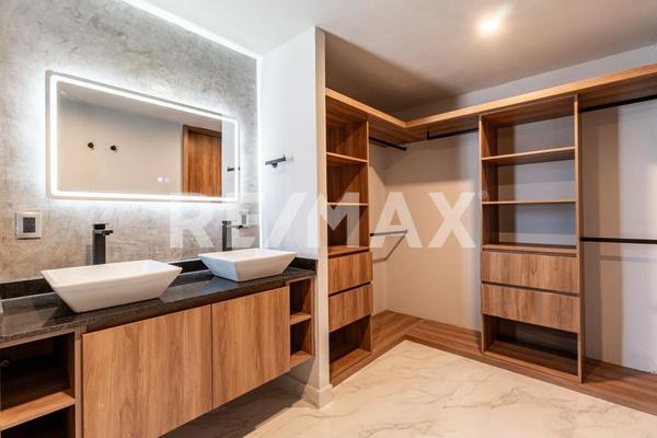 Foto de inmueble en Blvrd Bosques de Sta Anita, Col. Bosque Real C.P. 45645, Tlajomulco de Zúñiga