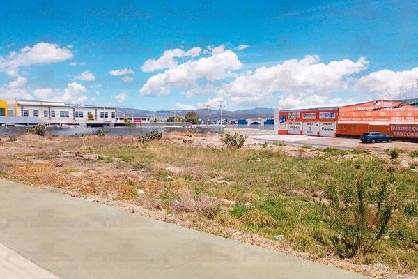 Foto de inmueble en Blvrd Ramón G. BonfilPachuca de SotoHgo., Col. Arboledas de San Javier C.P. 42084, Pachuca de Soto