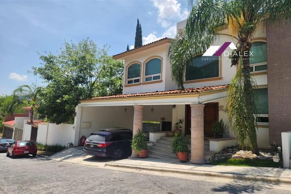 Foto de inmueble en  , Col. Bosquencinos C.P. 64979, Monterrey