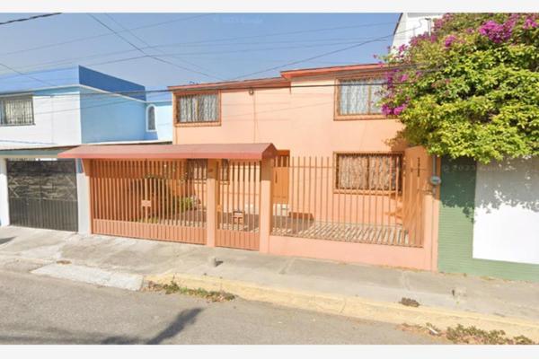 Foto de inmueble en BOSQUES DE ECATEPEC #20, Col. Jardines de Morelos Sección Bosques C.P. 55070, Ecatepec de Morelos